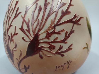 null LEGRAS

Dented spherical vase (splinters, accidents and restorations). Algae...