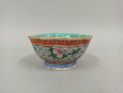 null CHINA fine Qing

Porcelain bowl with polychrome enamel.

Mark at the base.
...