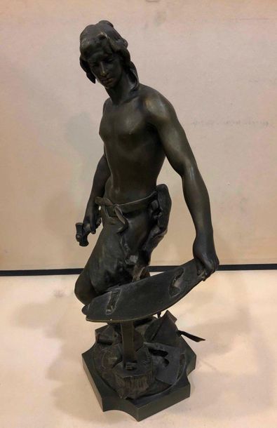 null MASJOUILLE A., XIXe siècle,

Forgeron gaulois,

bronze à patine médaille nuancée...
