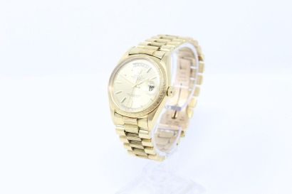 ROLEX ROLEX

Day Date

Ref. 1807

No. 1606734

18K (750) gold bracelet watch. Screwed...