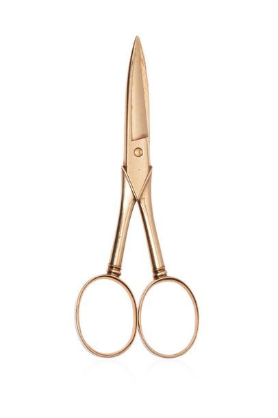 null Pair of scissors in 18K gold (750). 

Paris, 1738-1744. 

Length: 9 cm. - Gross...