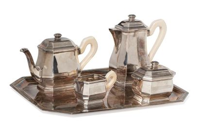 null Silver tea and coffee set (950), model with sides, resting on a frame, the handles...