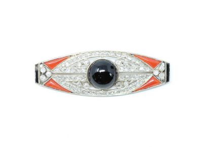 null Oblong plate brooch in 18K (750) white gold with geometric decoration, set with...