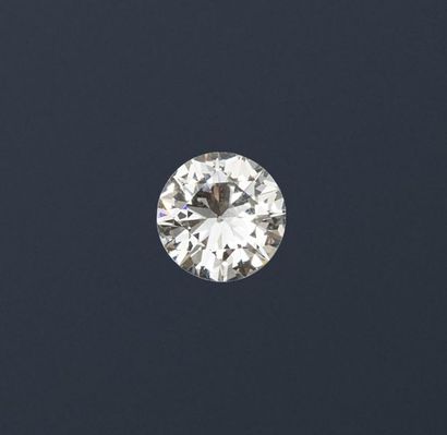 null Bague solitaire en or gris 18K (750) et platine ornée d'un diamant rond. (desserti)

Accompagnée...