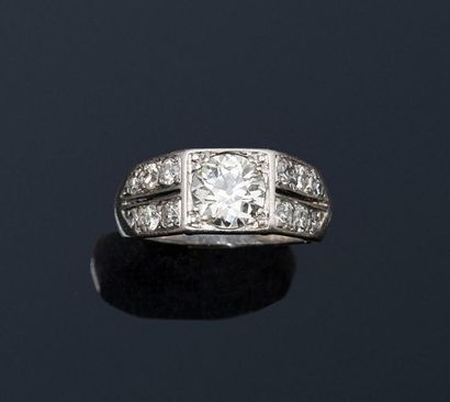 null Solitaire platinum ring set with an antique cut diamond (big shock on the crown...