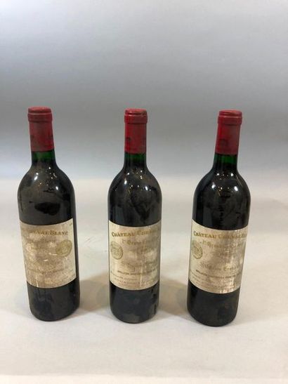 null 3 bouteilles CHATEAU CHEVAL-BLANC, 1° cru St-Emilion 1988 

(et fanée)