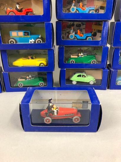 null Suite de 25 voitures miniatures série "en voiture Tintin" dont "Tintin au Congo"...
