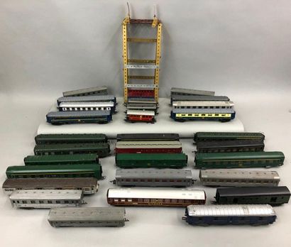 null Lot of various cars of brands JOUEF - HORNBY - LIMA. We attach a MECCANO steel...