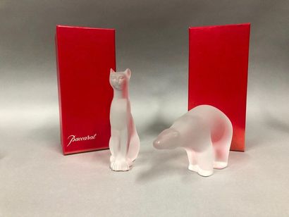 null BACCARAT

Deux figures en cristal moulé:

ours polaire et chat 

H.: 10,5 cm...