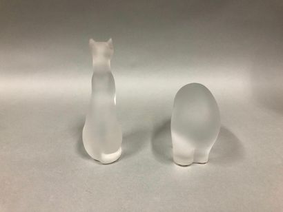 null BACCARAT

Deux figures en cristal moulé:

ours polaire et chat 

H.: 10,5 cm...