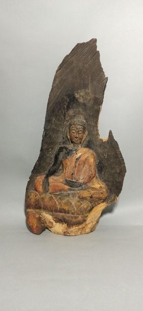 null Asie du Sud Est

Bouddha en méditation sur une base lotiforme taillé en léger...