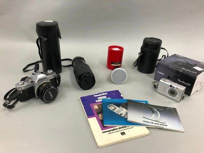 null  Deux appareils Photographiques Canon et accessoires dans sac de transport :...