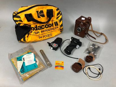null Appareil Photographique Rollei et accessoires dans sac Kodak : Boîtier Rolleiflex...