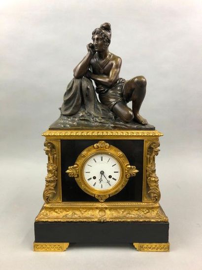 null Rectangular black marble clock decorated with a frieze of ivy leaves, gilt bronze...