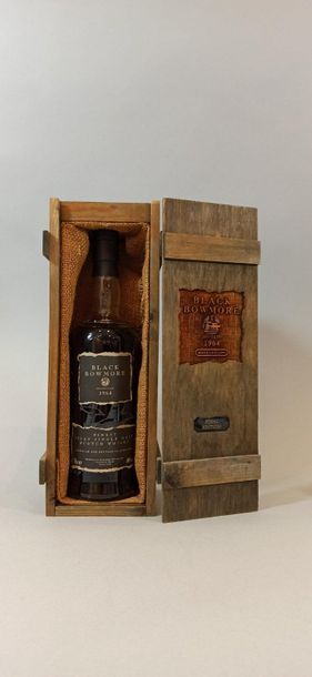null 1 bottle SCOTCH WHISKY "Bowmore, Finest Islay, Single Malt", Black Bowmore 1964...