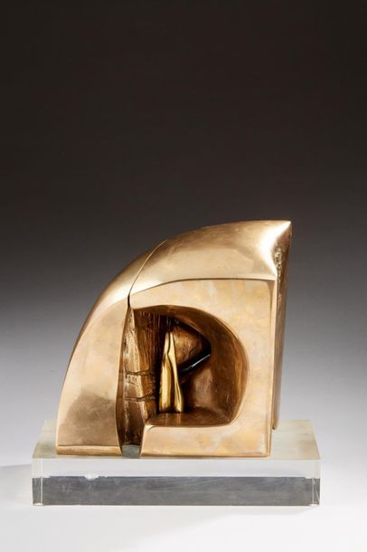 null BEZALEL Aharon, 1926-2012

Untitled, 1985

tripartite bronze with nuanced mordorée...