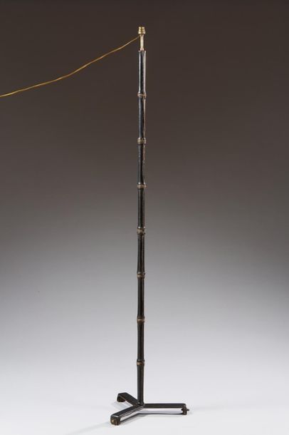 null Jacques ADNET (1900-1984)

Tubular metal floor lamp entirely covered with black...