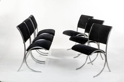 null JANSEN,

Série de 6 chaises en métal et velours noir, circa 1970

Haut. 82 cm...
