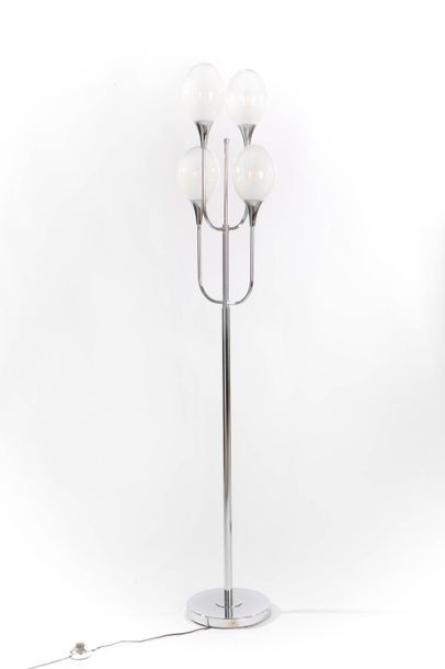 null REGGIANI Goffredo (XXth,), awarded to

Chromed floor lamp and murano glass,...