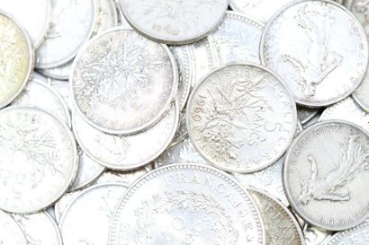 null Lot de pièces en argent : 

5 Francs Semeuse, (1960x29) (1961x4) (1962x16) (1963x19).

50...
