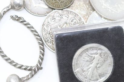 Set of silver coins comprising :



- 2 x...