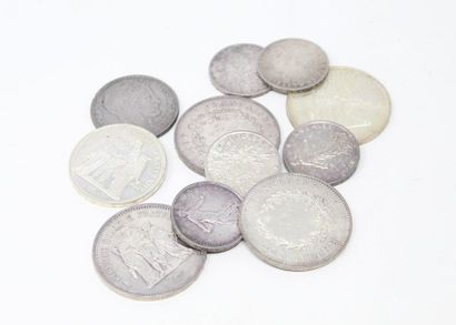null Lot de pièces en argent comprenant : 

4 pièces de 50 Francs Hercule 1975x2,...