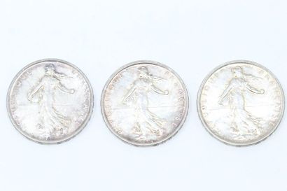 null Trois pièces en argent de 5 francs Semeuse, 1960.

Poids : 36 g.