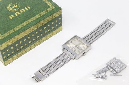 null RADO

Montre bracelet d'homme en acier, boîtier rectangulaire à fond gris et...