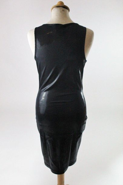 VERSACE VERSACE Jean couture

Robe en maille mixte noire à effets reflets. 

Circa...