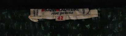 Yves Saint LAURENT YVES SAINT LAURENT Rive Gauche

Haut entièrement brodé de sequins...
