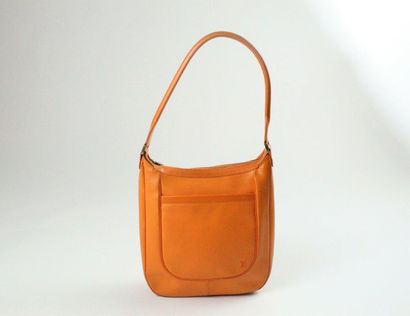 LOUIS VUITTON LOUIS VUITTON 

Shoulder bag, bright orange spiked leather. 

Front...