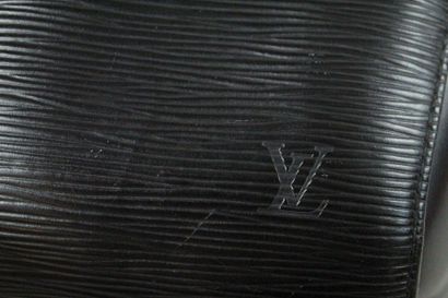 LOUIS VUITTON LOUIS VUITTON 



Mabillon backpack in black epi leather. 

Patch pocket...