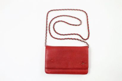 CHANEL CHANEL 

Sac "Wallet on chain" porté épaule ou bandoulière motif camélia en...