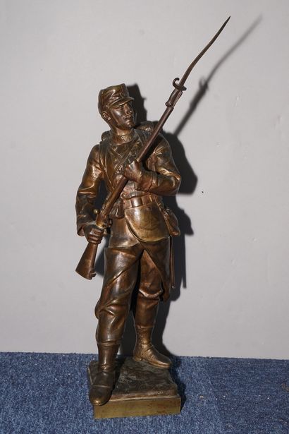 null MARIOTON Eugène, 1854-1933,

Soldat à la baïonnette,bronze à patine brun clair...