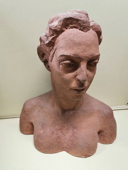 null WEINBERG (XX)

Female bust in clay, signed on the back and dated 54

Ht.: 50...