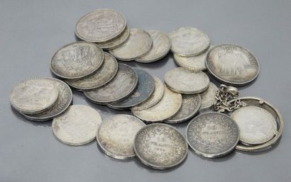 null Lot de pièces en argent comprenant : 

- 7 x 50 francs Hercule 

- 8 x 20 francs...
