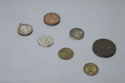 Set of medals and tokens : 

Royal Louis...