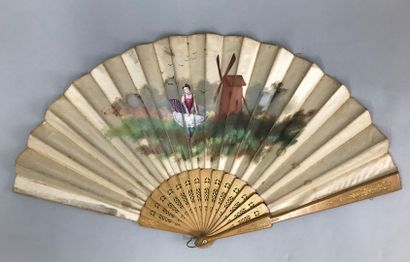 null Four fans, circa 1890-1900

Folded fans, painted fabric leaves for 3 of them...