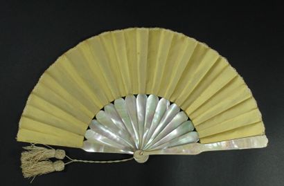 null Mother-of-pearl shelves, circa 1880

Small folded fan, the yellow satin leaf...