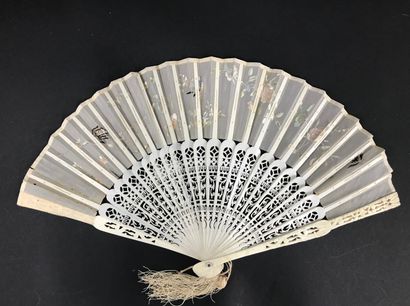 null 
Two fans, China, 19th century





*One, the cream silk leaf embroidered with...