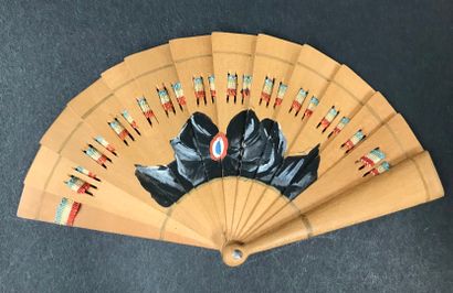 null 
Remembrance of the First World War, circa 1916




Rare miniature fan. Of broken...