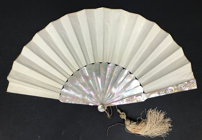 null Conversation in the garden, circa 1880-1890

Folded fan, the sheet of gouache...