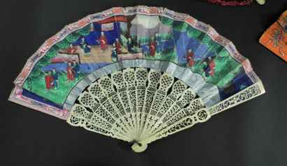  Three fans, China, 19th century 
*Double, double wallpaper leaves of palace scenes...