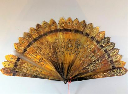 null Two fans, 19th century

The broken horn type.

*One, in blond horn finely cut...