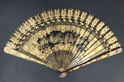 null Chinese Gardens, China, 19th century

Black lacquered bamboo fan with gold decoration,...