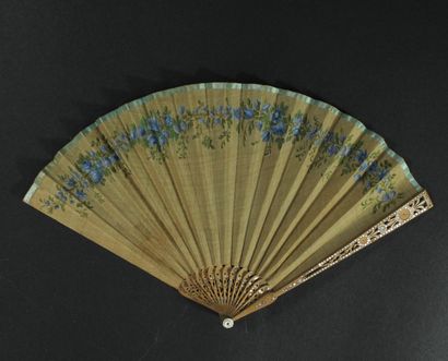 null Garland of flowers, circa 1800-1810

Rare little fan, the leaf is made of brown...