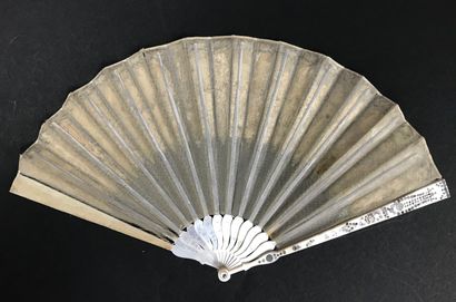 null Silver glitter, circa 1800-1810

Small fan called "liliputien", the silk sheet...