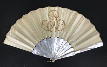 null Three fans, circa 1880-1900

Including a fan, the silk leaf painted with a number,...