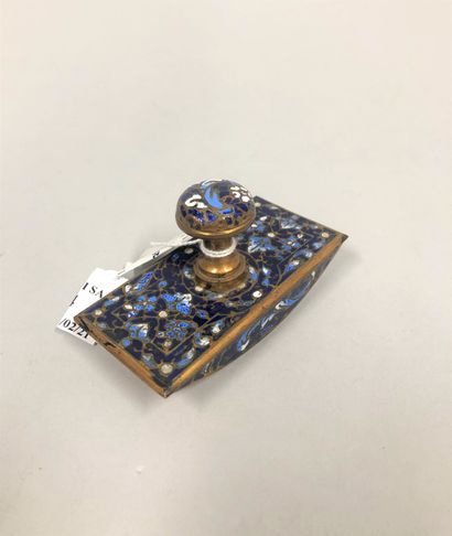  Miniature blotter pad in cloisonné metal and enamel. 
Russian work, circa 1900.