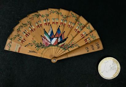 null Remembrance of the First World War, circa 1916

Rare miniature fan. The broken...